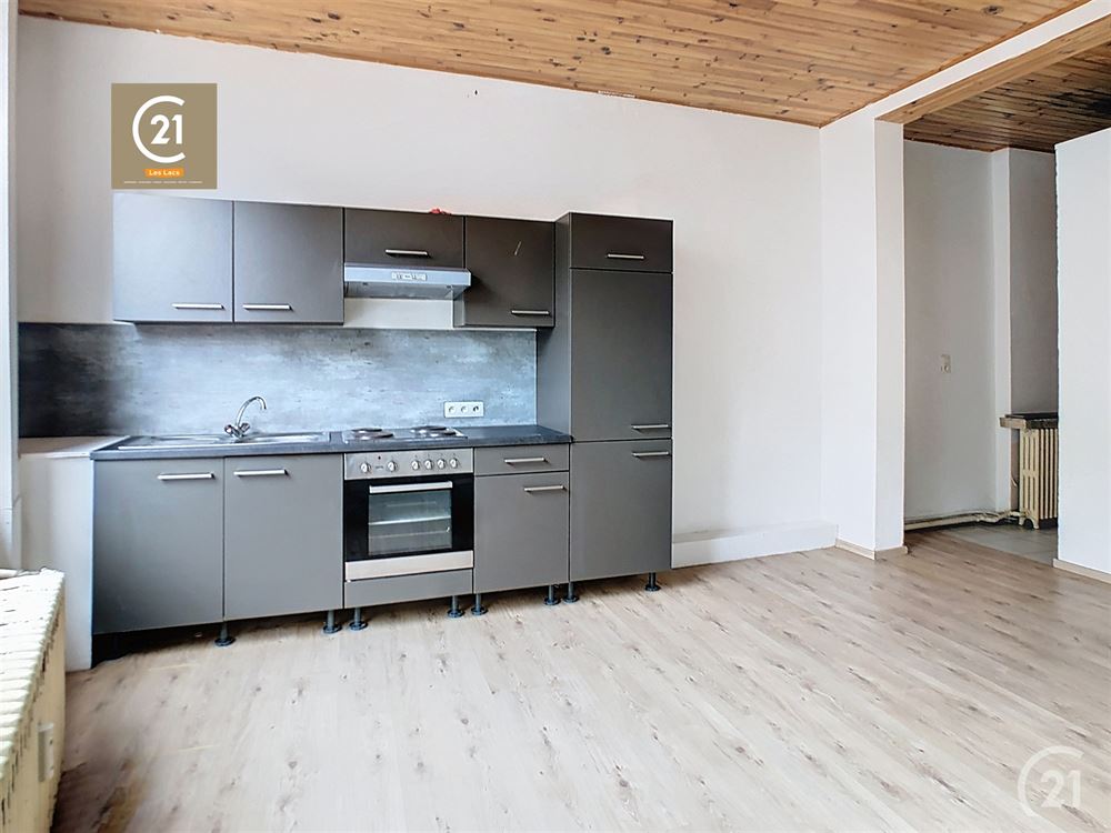 MAISON DIVISEE EN 3 LOGEMENTS