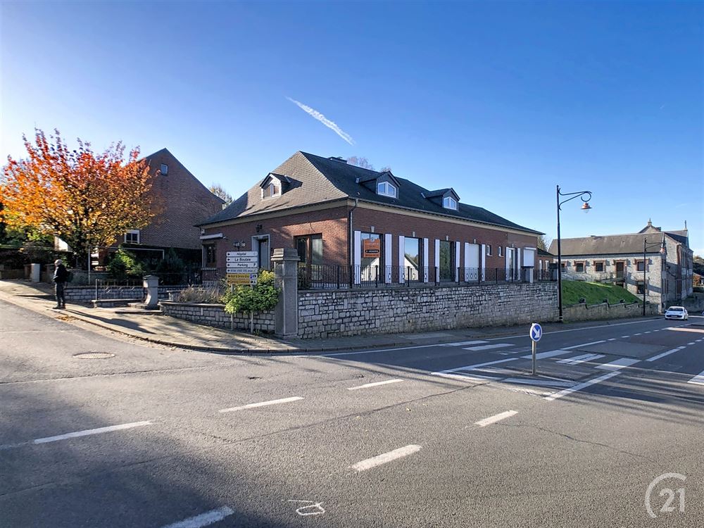 MAISON AVEC SURFACE COMMERCIALE 4 CHAMBRES ET 3 BU