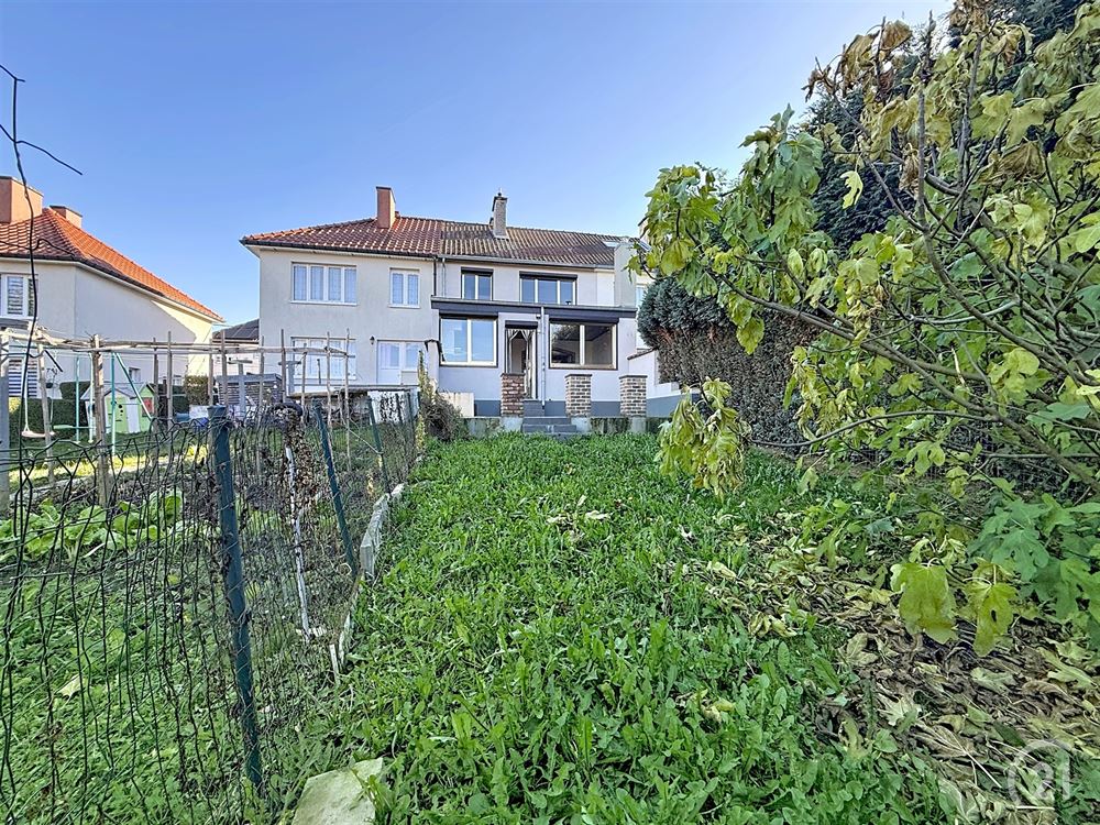 BELLE MAISON 2 CHAMBRES - JARDIN - GRENIER