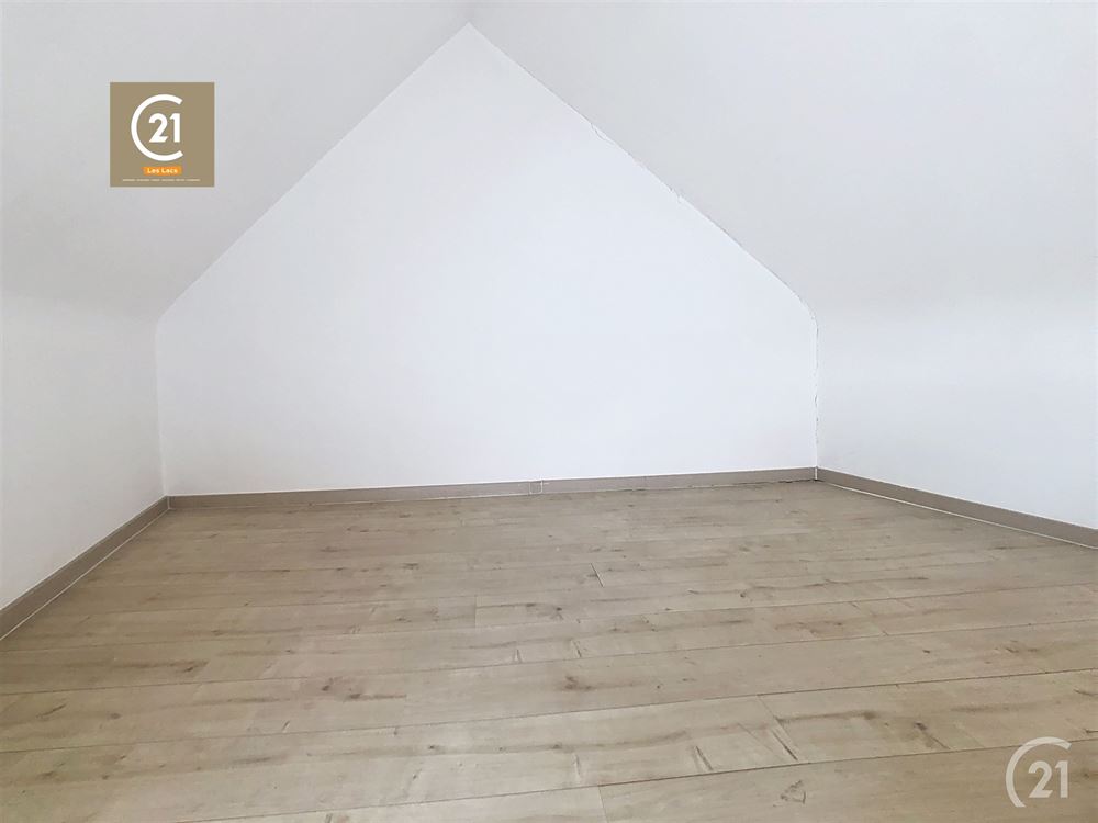 MAISON DIVISEE EN 3 LOGEMENTS