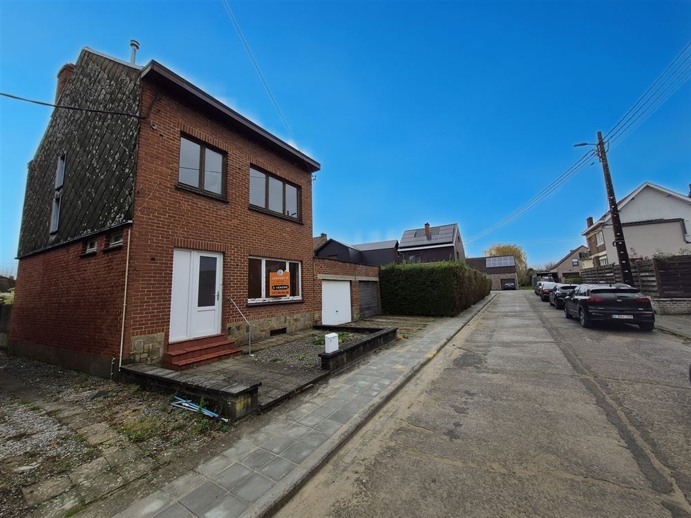 MAISON AVEC JARDIN ET GARAGE