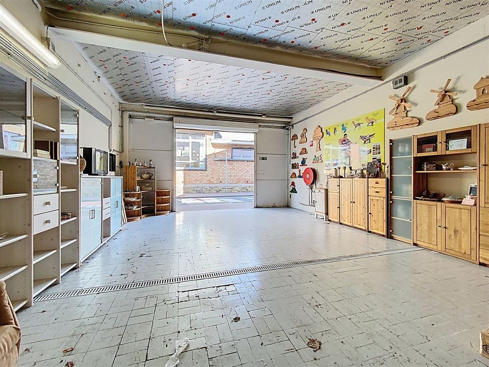 APPARTEMENT + GARAGE + ENTREPOTS