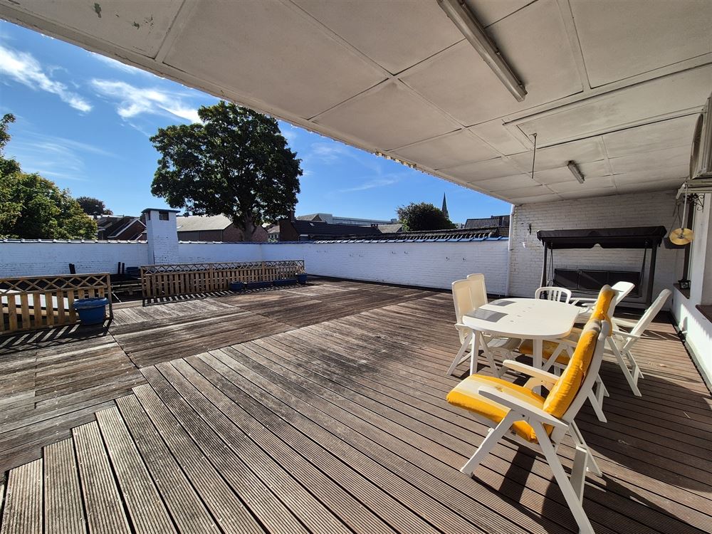 APPARTEMENT + GARAGE + ENTREPOTS