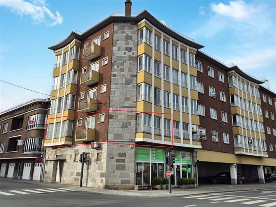 APPARTEMENT 2 CHAMBRES, GARAGE ET CAVES