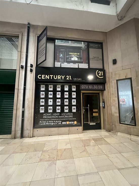 VITRINE PROMOTIONNELLE A LOUER