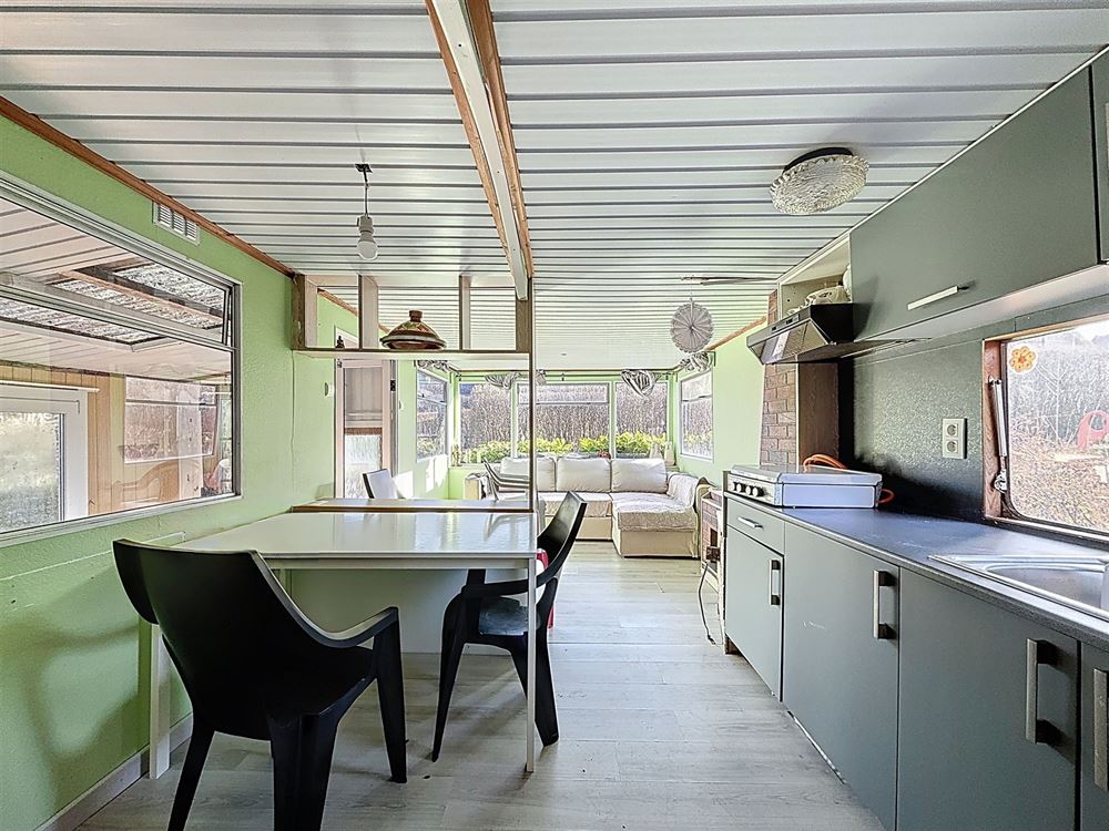 JOLI BUNGALOW SITUÉ À L'ORÉE DU BOIS SUR +- 7 ARES