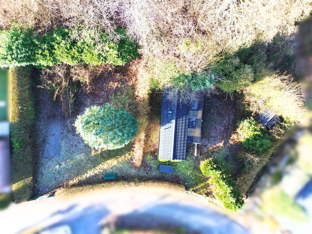 JOLI BUNGALOW SITUÉ À L'ORÉE DU BOIS SUR +- 7 ARES