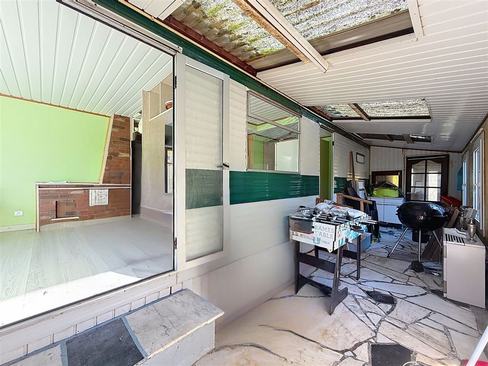 JOLI BUNGALOW SITUÉ À L'ORÉE DU BOIS SUR +- 7 ARES