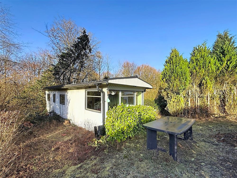 JOLI BUNGALOW SITUÉ À L'ORÉE DU BOIS SUR +- 7 ARES