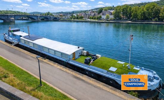 MAGNIFIQUE PENICHE NAVIGABLE AVEC 2 LOGEMENTS DISTINCTS