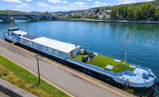 MAGNIFIQUE PENICHE NAVIGABLE AVEC 2 LOGEMENTS DISTINCTS