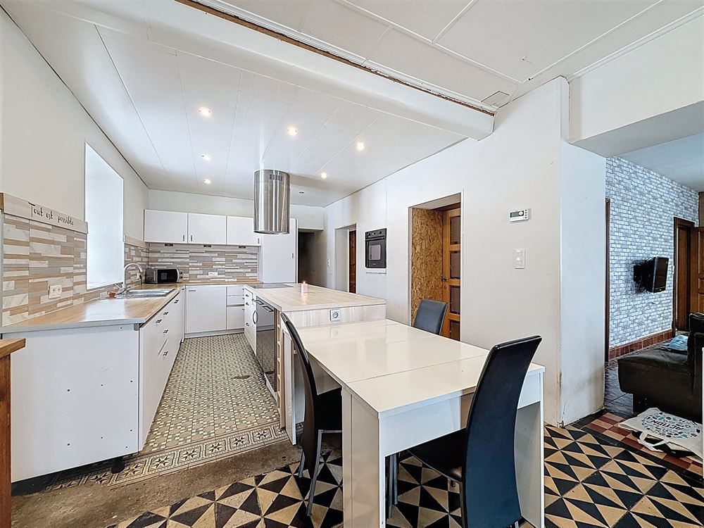 MAISON AVEC STUDIO ET GRANGE