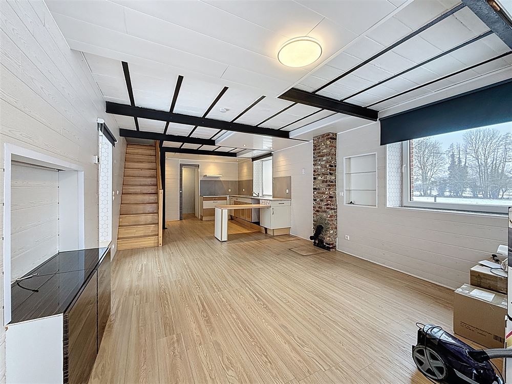 MAISON AVEC STUDIO ET GRANGE
