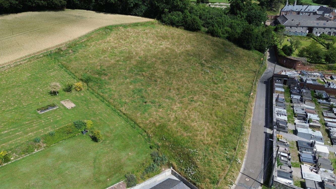 Presles – Terrain à bâtir de 21a 49ca