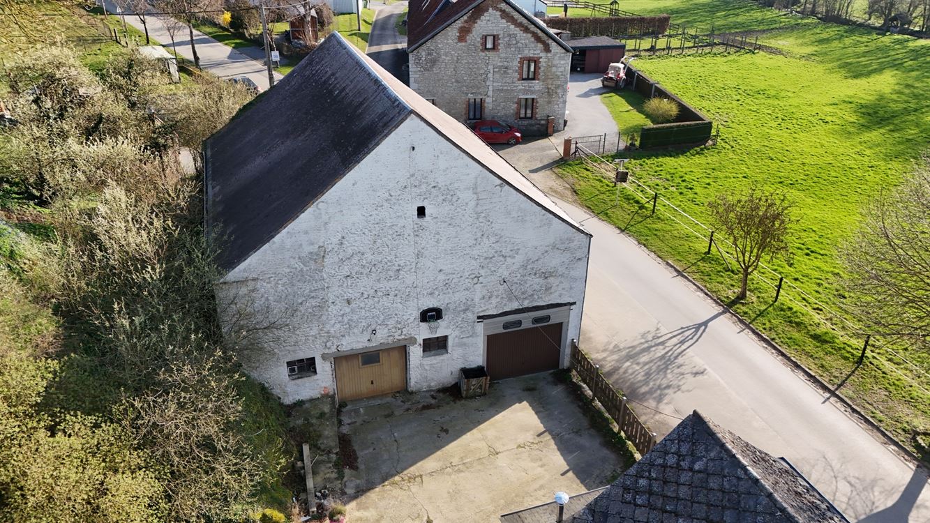 MAISON AVEC STUDIO ET GRANGE
