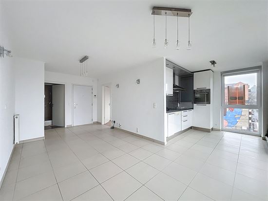 APPARTEMENT LUMINEUX AVEC ASCENSEUR - BALCON