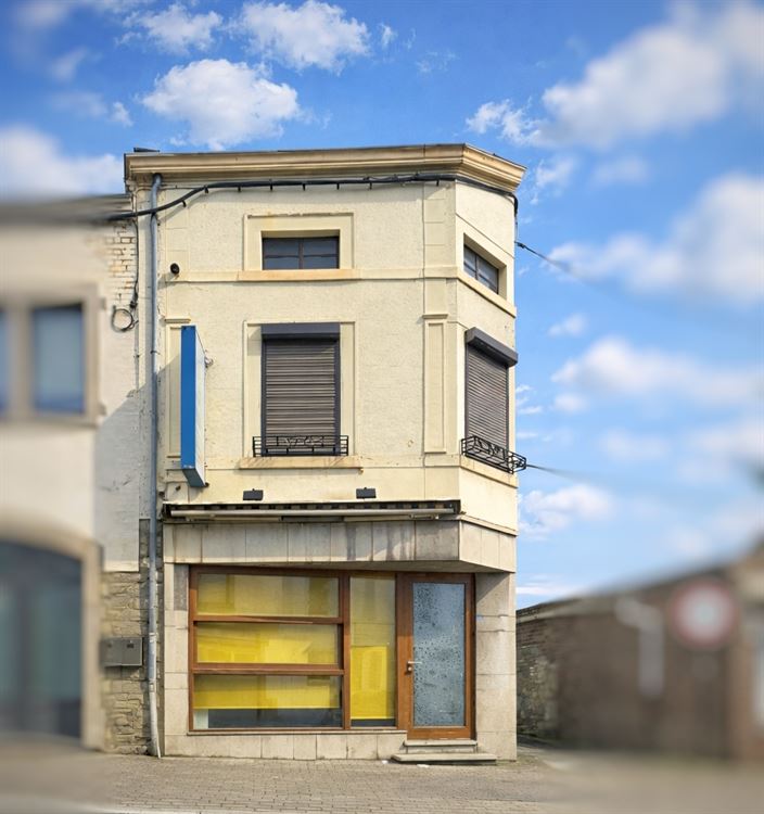 MAISON AVEC REZ COMMERCIAL - 3CH - GRENIER AMENAGEABLE