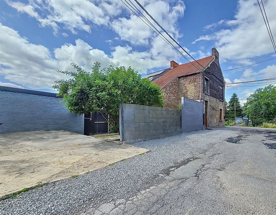 MAISON - JARDIN - 3 CHAMBRES - GRENIER AMENAGEABLE