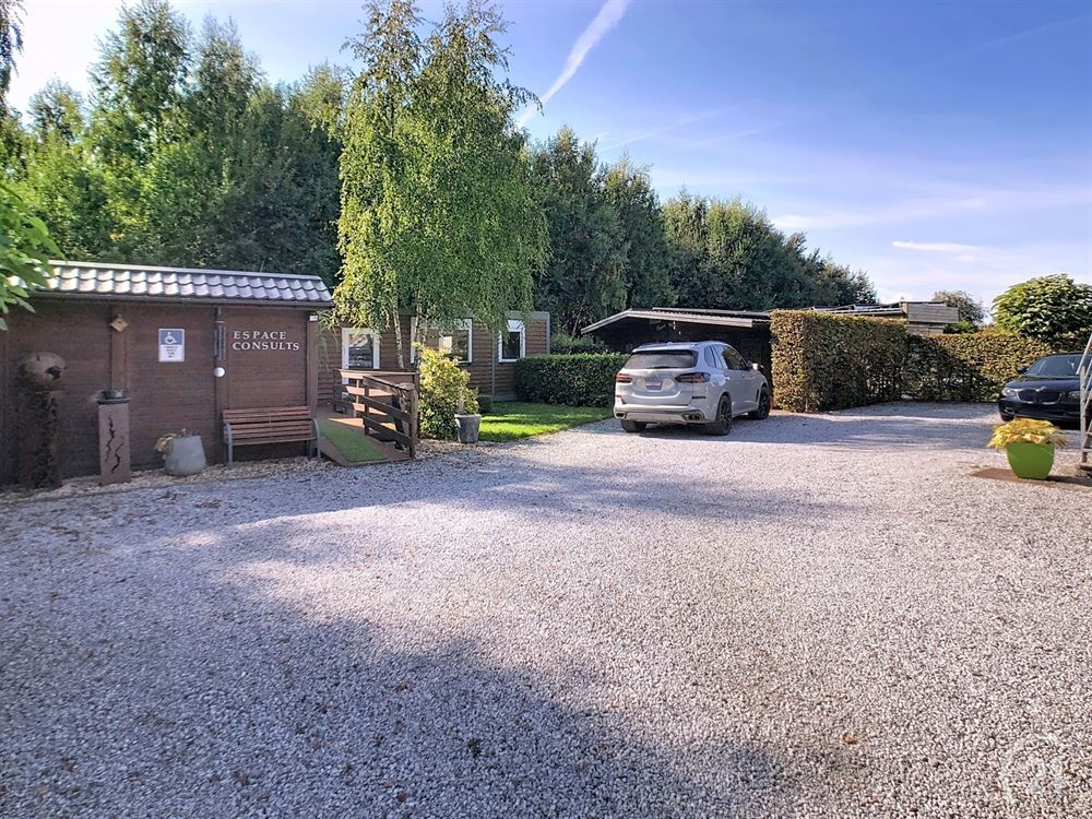 IMMEUBLE MIXTE REZ COMMERCIAL + APPARTEMENT 3 CHAMBRES