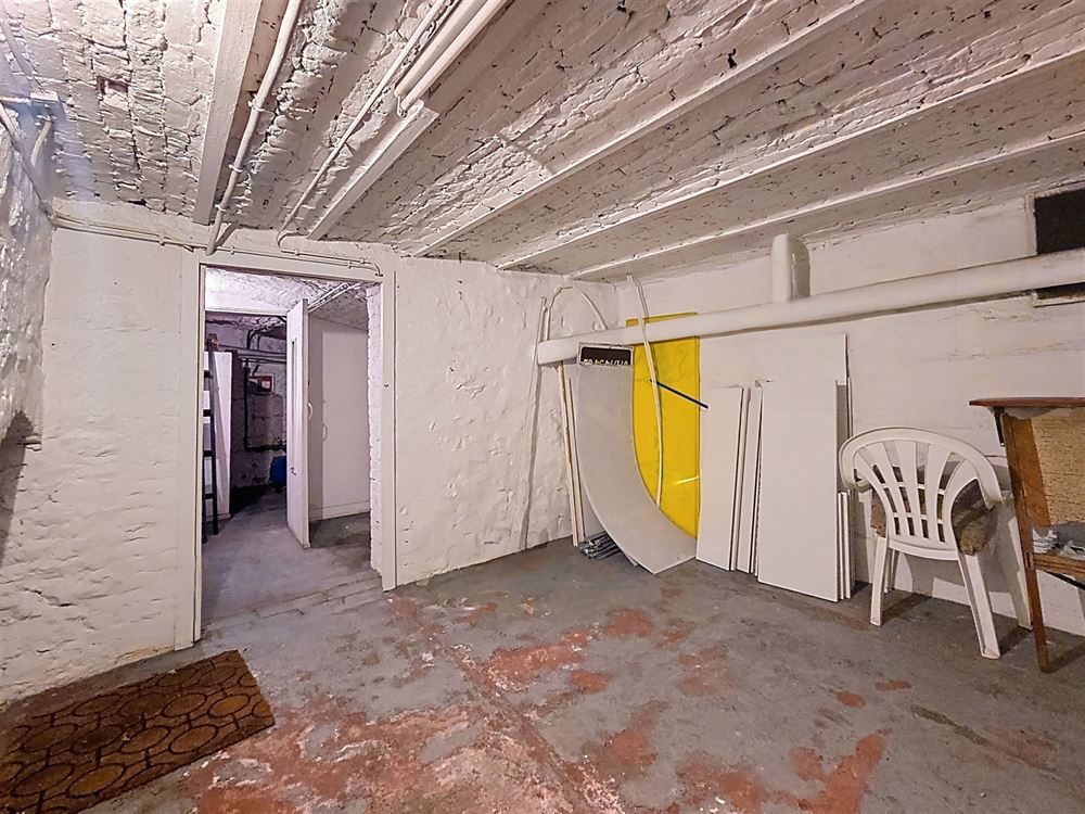 MAISON AVEC REZ COMMERCIAL - 3CH - GRENIER AMENAGEABLE