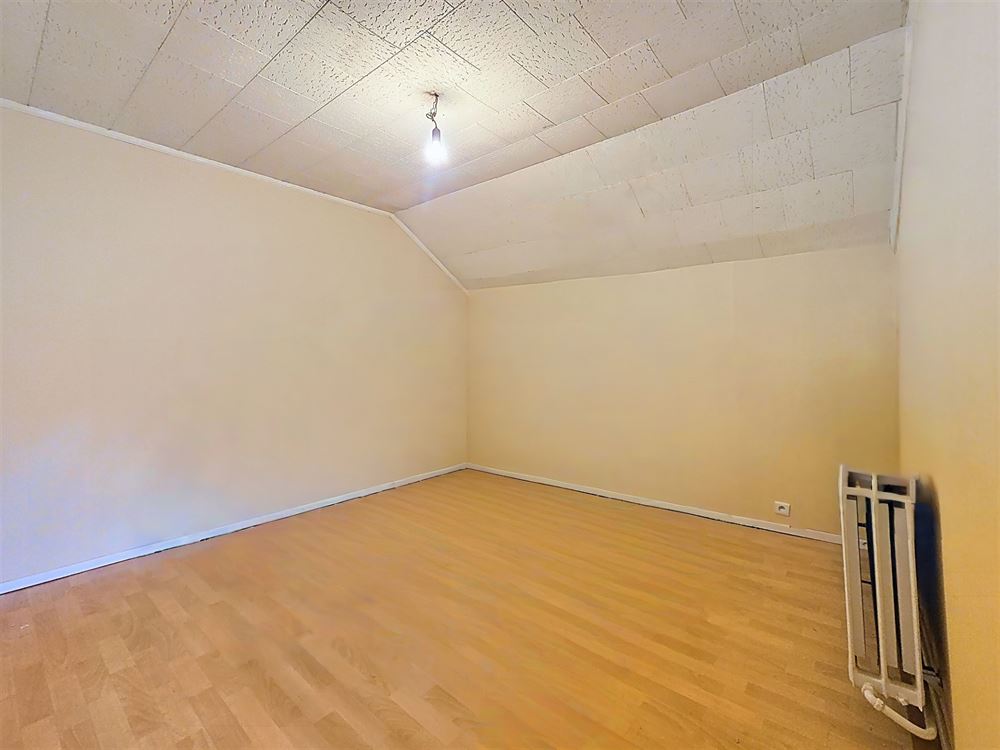 MAISON AVEC REZ COMMERCIAL - 3CH - GRENIER AMENAGEABLE