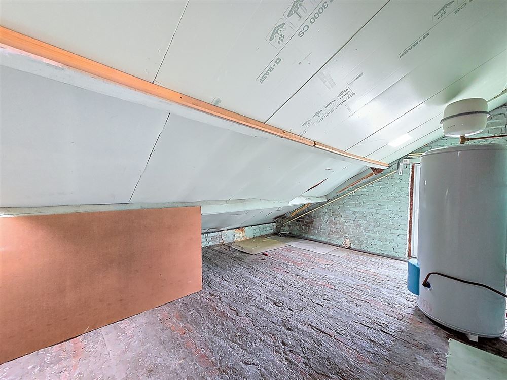 MAISON AVEC REZ COMMERCIAL - 3CH - GRENIER AMENAGEABLE