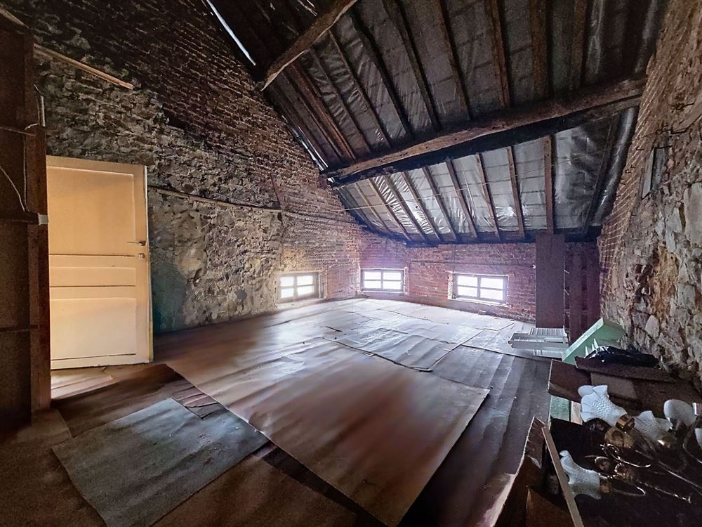 MAISON AVEC REZ COMMERCIAL - 3CH - GRENIER AMENAGEABLE