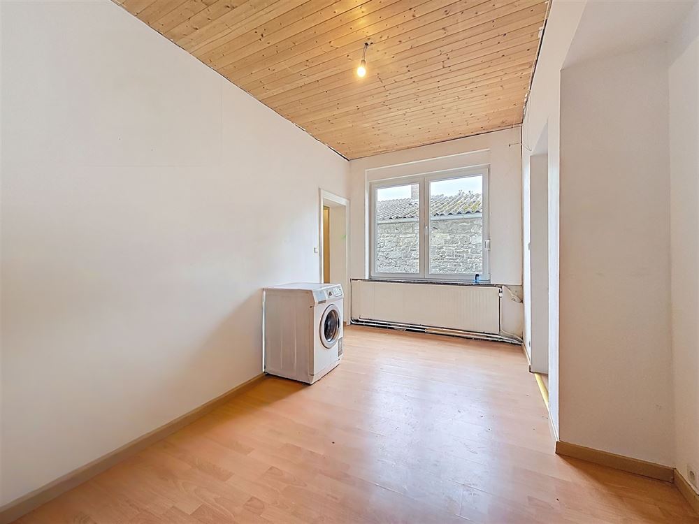 MAISON AVEC REZ COMMERCIAL - 3CH - GRENIER AMENAGEABLE