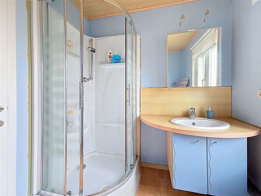 MAISON AVEC REZ COMMERCIAL - 3CH - GRENIER AMENAGEABLE