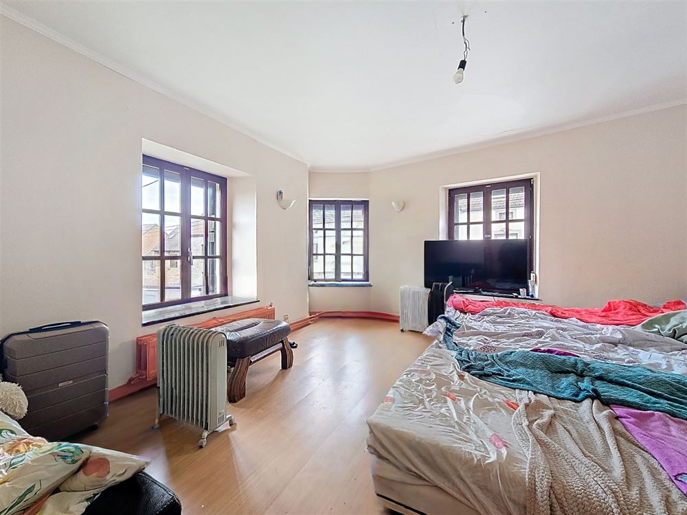 MAISON AVEC REZ COMMERCIAL - 3CH - GRENIER AMENAGEABLE