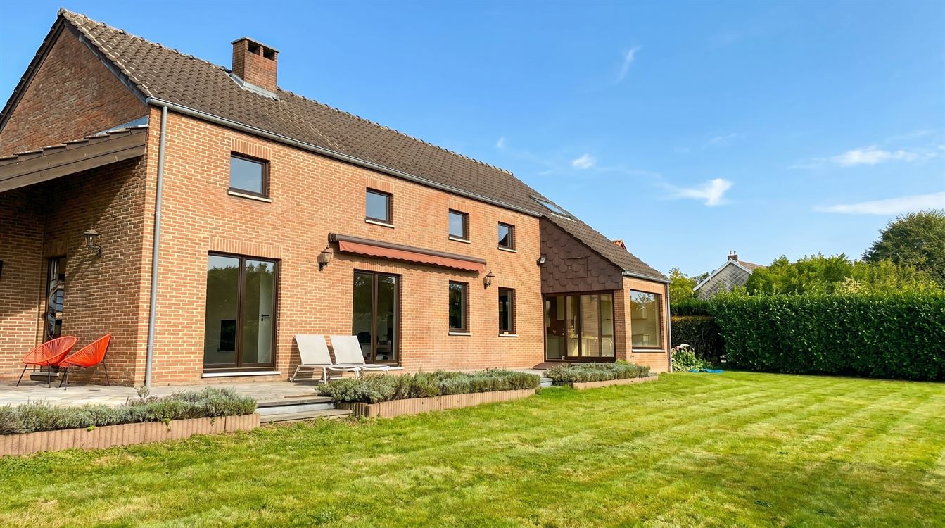 Superbe villa au coeur de Nalinnes ± 280 m² habitables