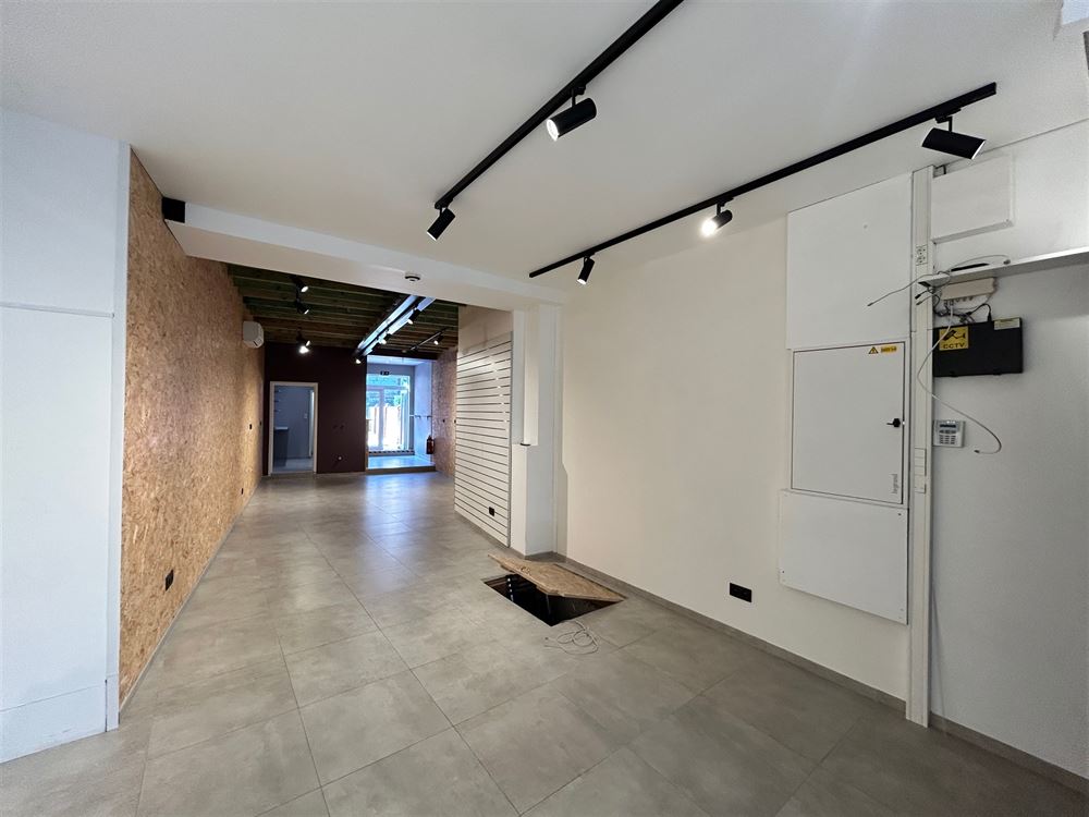 REZ COMMERCIAL + APPARTEMENT