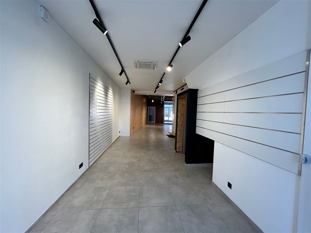 REZ COMMERCIAL + APPARTEMENT