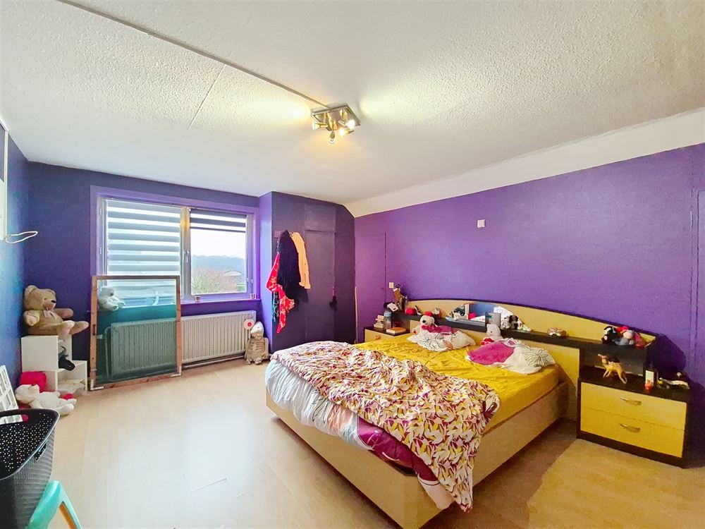 VASTE VILLA AU CALME