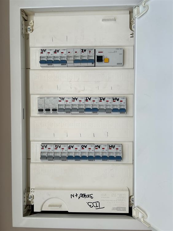 REZ COMMERCIAL + APPARTEMENT