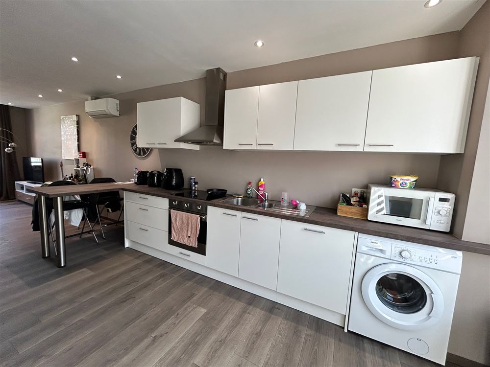REZ COMMERCIAL + APPARTEMENT