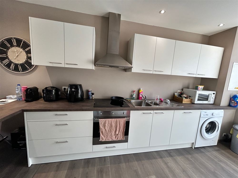REZ COMMERCIAL + APPARTEMENT