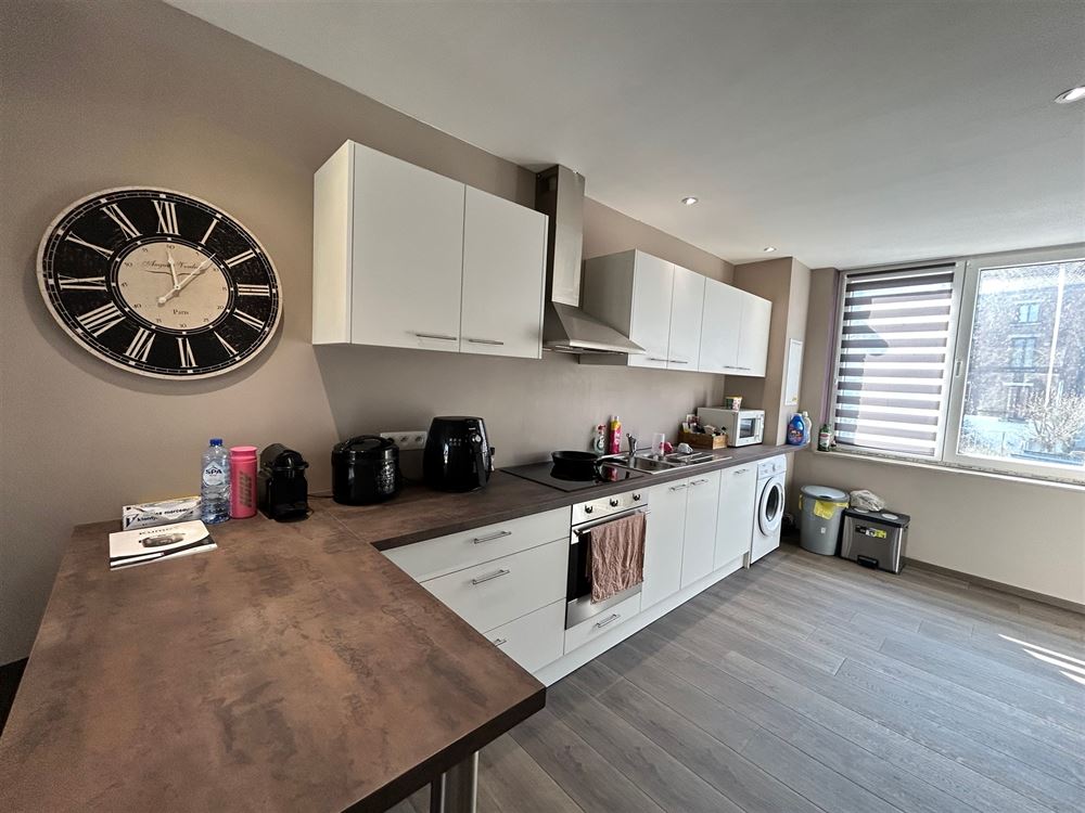 REZ COMMERCIAL + APPARTEMENT