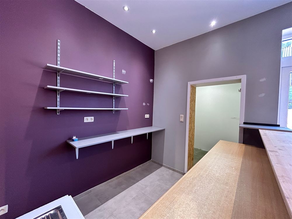 REZ COMMERCIAL + APPARTEMENT