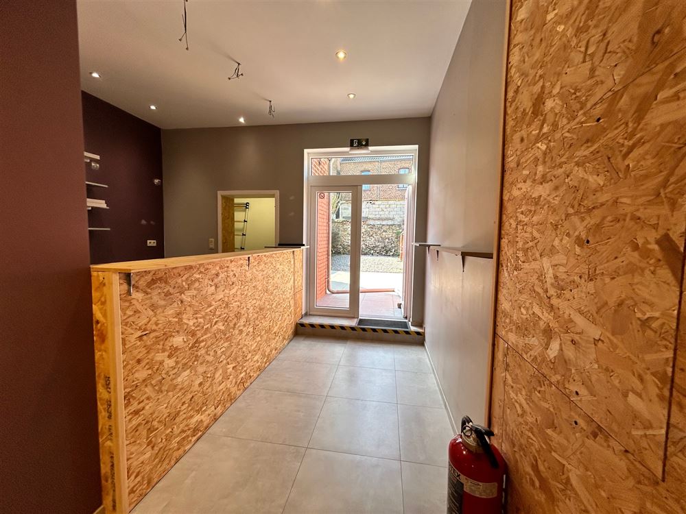 REZ COMMERCIAL + APPARTEMENT