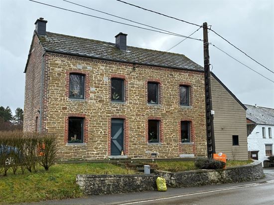 MAISON 4 FACADES - 4 CHAMBRES - JARDIN 13 ARES