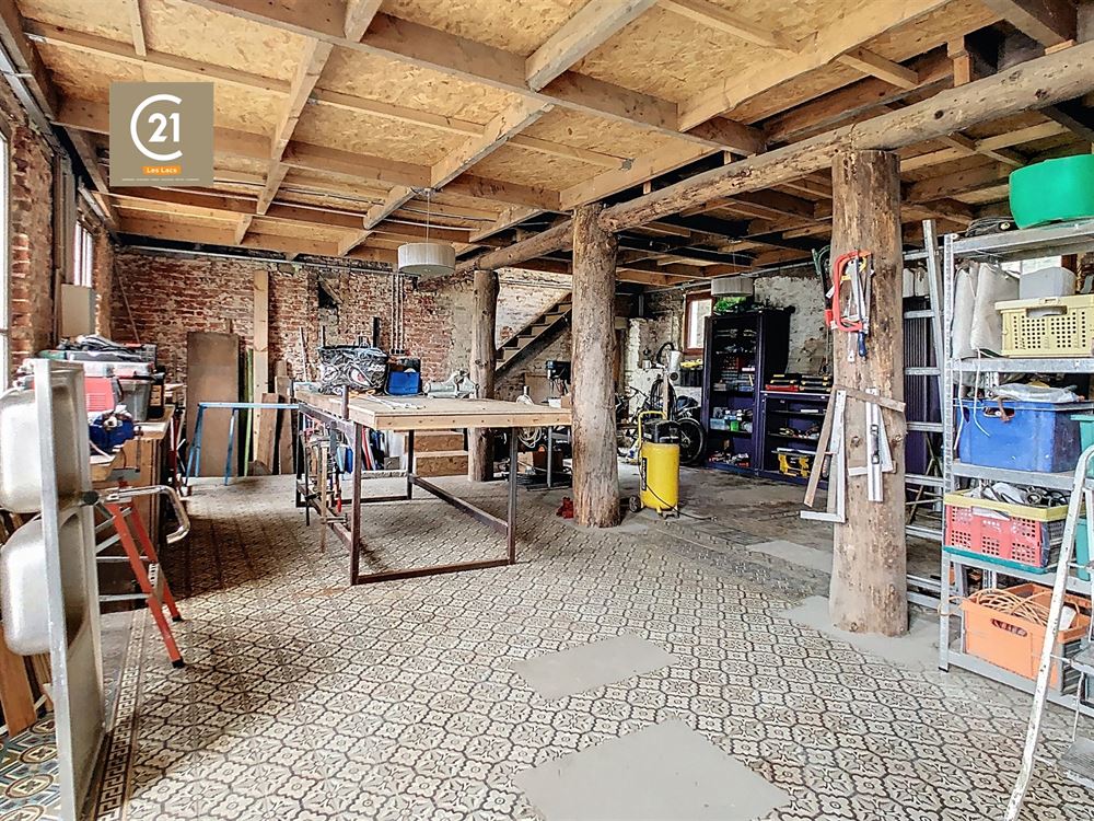 MAISON 3 FACADES A RENOVER AVEC JARDIN ET GARAGE