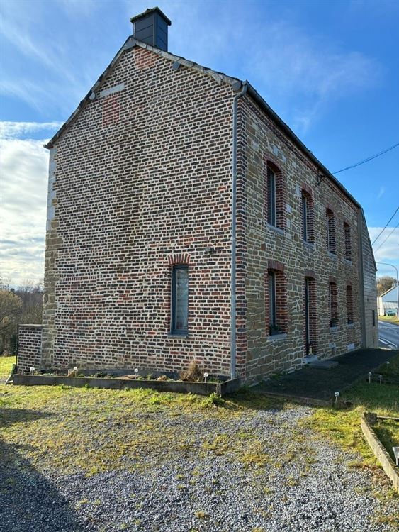 MAISON 4 FACADES - 4 CHAMBRES - JARDIN 13 ARES
