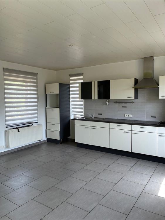 MAISON 4 FACADES - 4 CHAMBRES - JARDIN 13 ARES