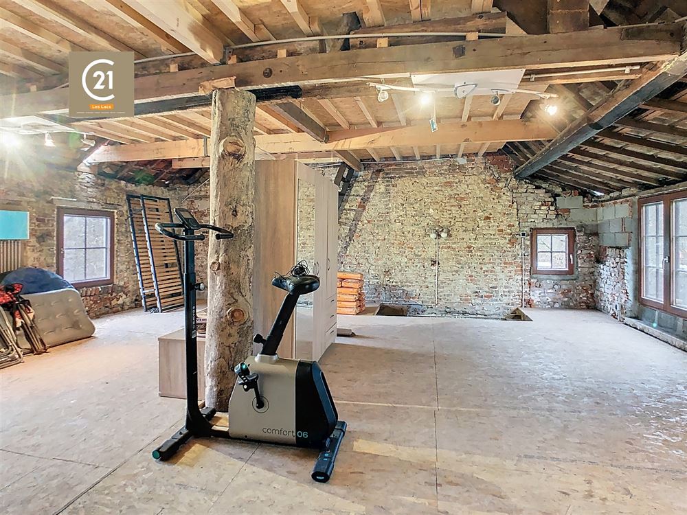 MAISON 3 FACADES A RENOVER AVEC JARDIN ET GARAGE