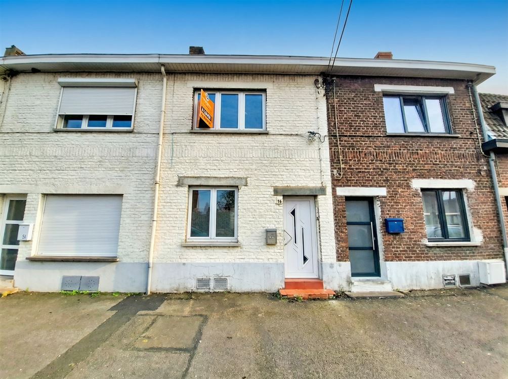CHARMANTE MAISON AVEC JARDIN