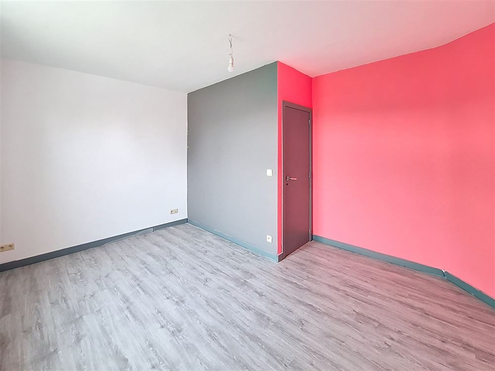 CHARMANTE MAISON AVEC JARDIN