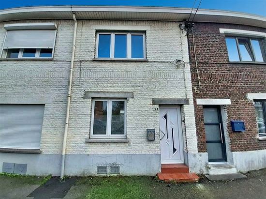 CHARMANTE MAISON AVEC JARDIN