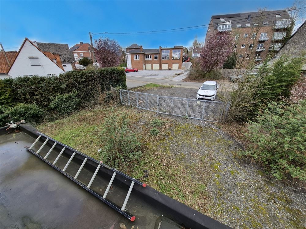 ENSEMBLE IMMOBILIER SUR VASTE TERRAIN
