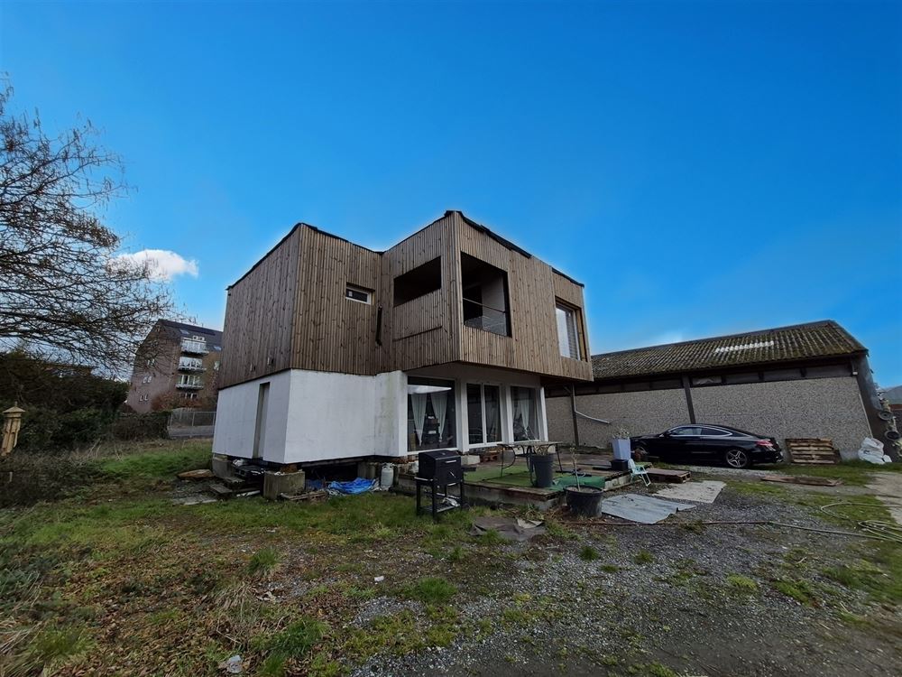 ENSEMBLE IMMOBILIER SUR VASTE TERRAIN